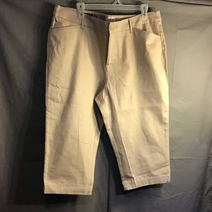 ST JOHN’S BAY women’s capris sz 16  khaki